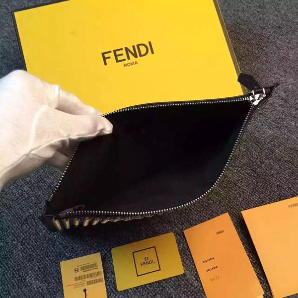 大人気 フェンディクラッチスーパーコピー FENDI bugs clutch bag モンスター クラッチ 7022018